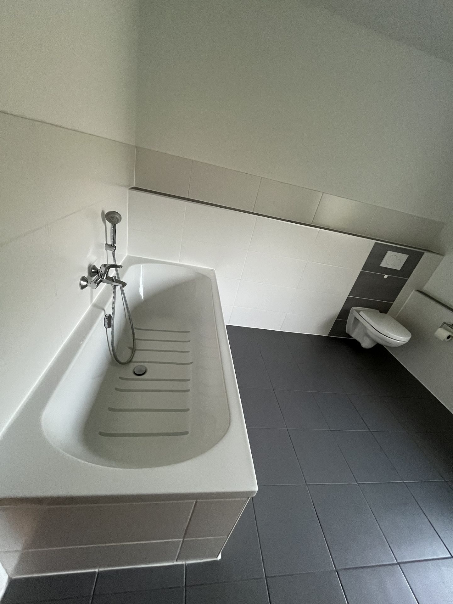 Kirchhundem-Rahrbach: 4-Zimmer-Wohnung mit großer Terrasse provisionsfrei zu vermieten