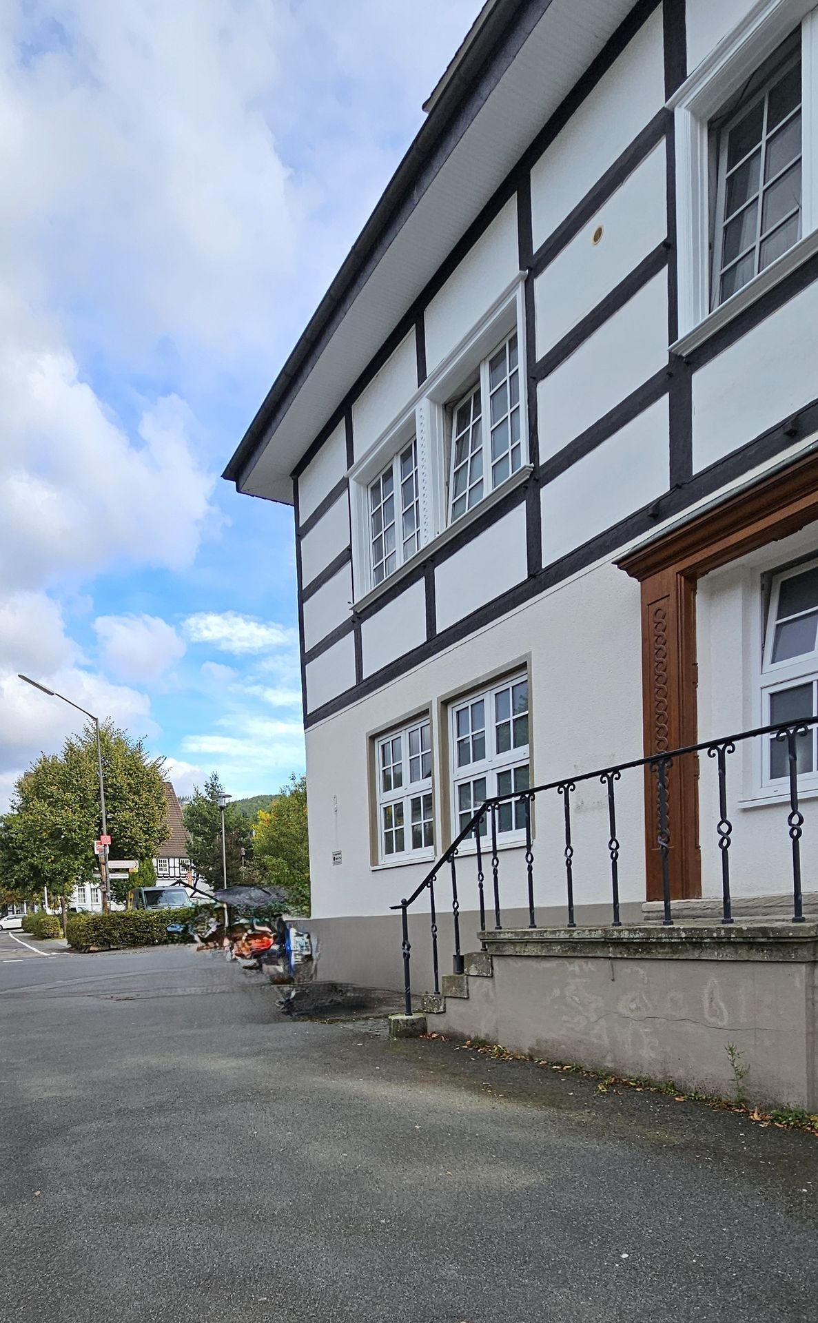 Oberhundem: 2-ZKB-Dachgeschosswohnung provisionsfrei zu vermieten (Terrasse mgl.)