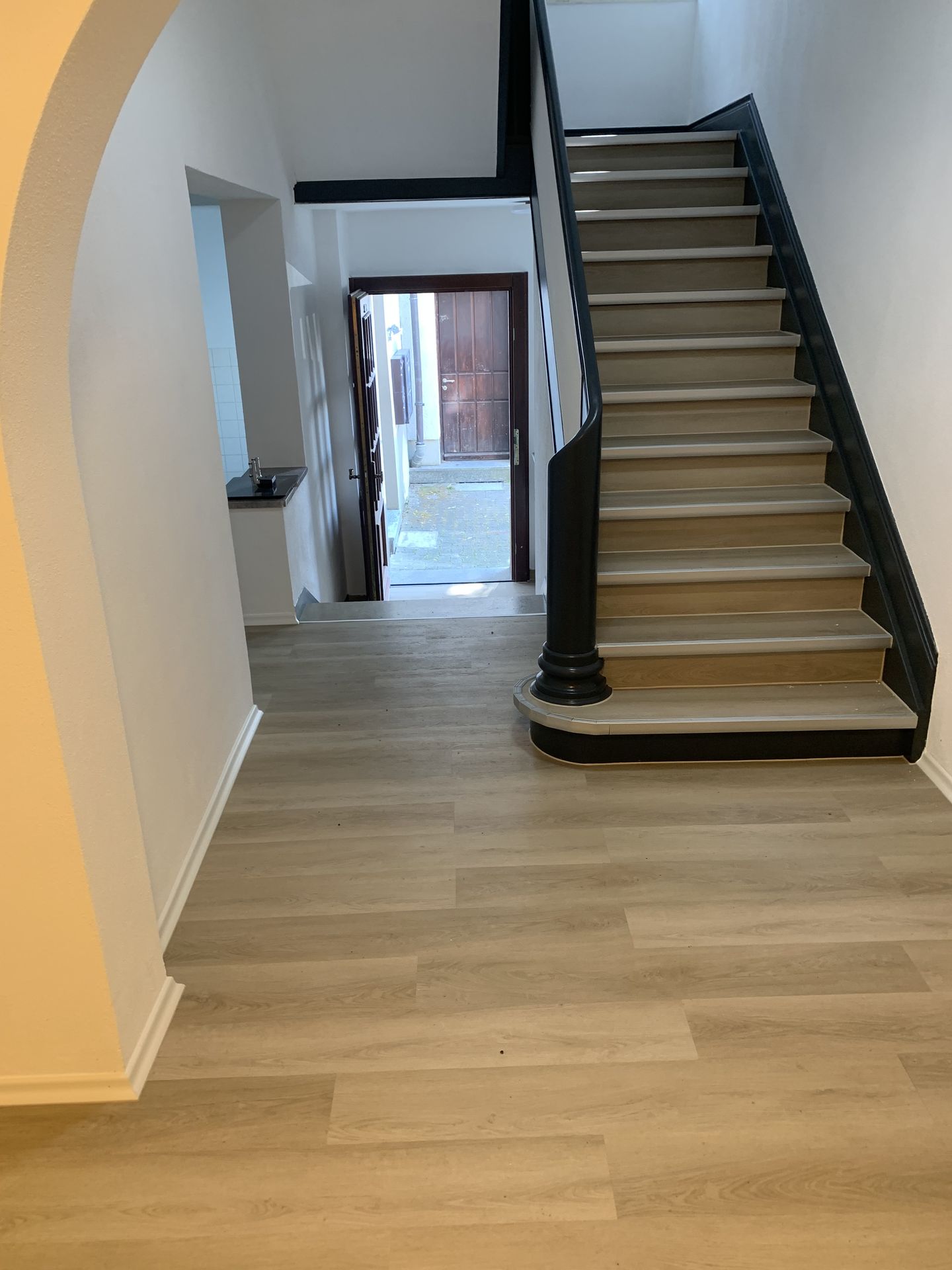 Oberhundem: 2-ZKB-Dachgeschosswohnung provisionsfrei zu vermieten (Terrasse mgl.)