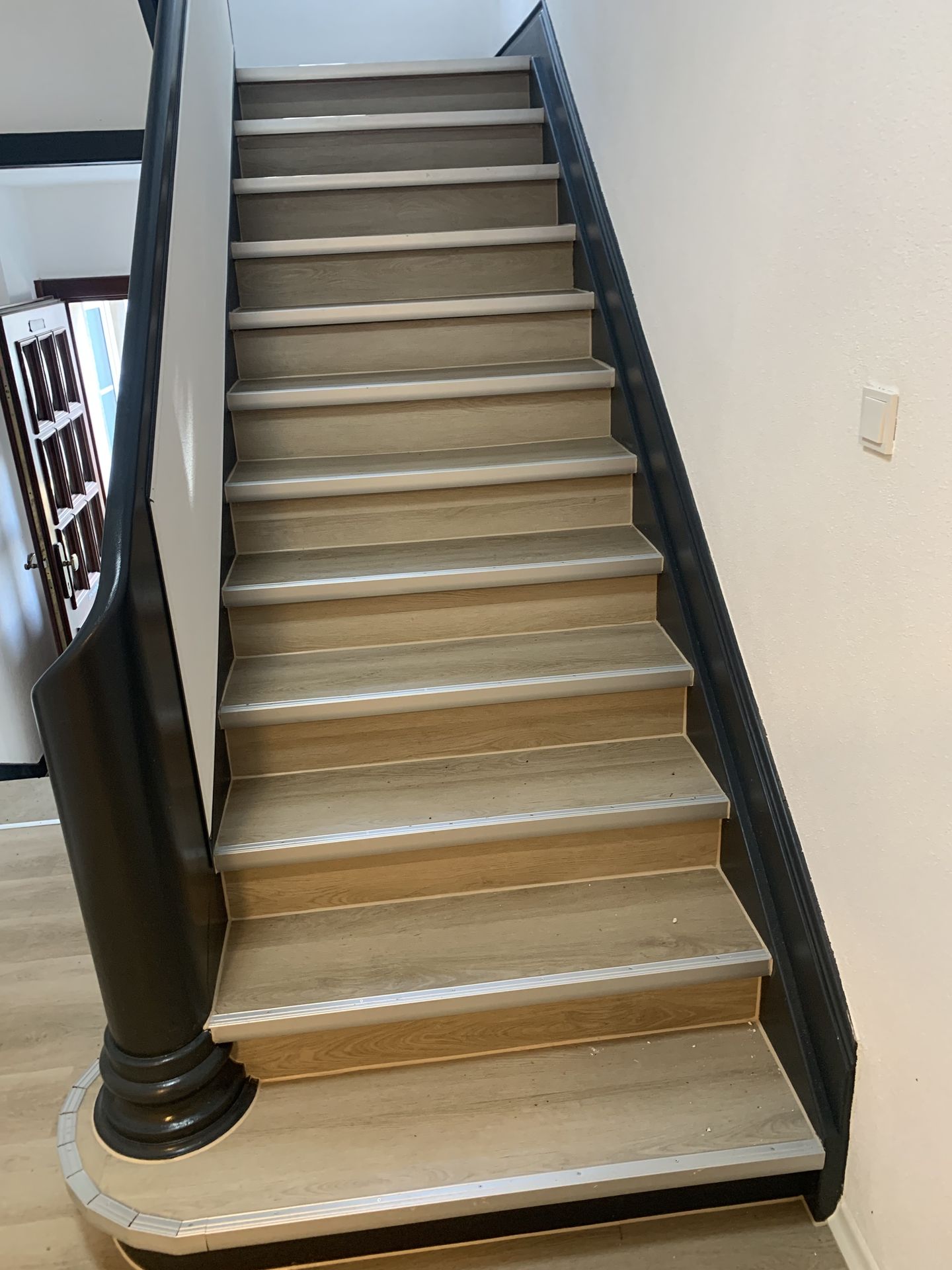 Oberhundem: 2-ZKB-Dachgeschosswohnung provisionsfrei zu vermieten (Terrasse mgl.)