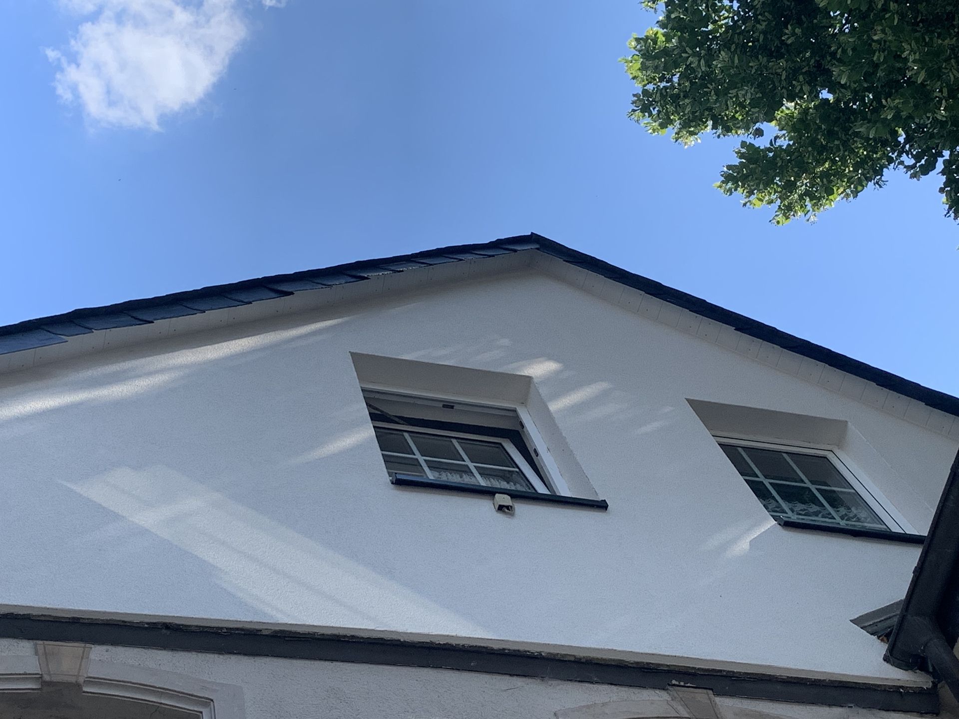 Oberhundem: 2-ZKB-Dachgeschosswohnung provisionsfrei zu vermieten (Terrasse mgl.)