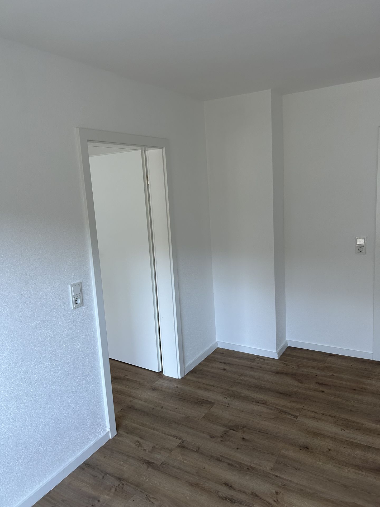 Würdinghausen: Helle und freundliche 2-Zimmer-Wohnung ab sofort WARM zu vermieten!