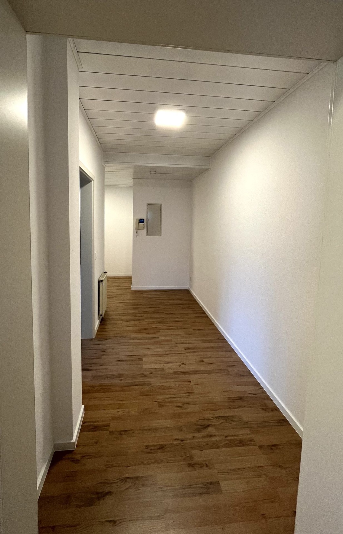 Oberhundem: 2-ZKB-Dachgeschosswohnung provisionsfrei zu vermieten (Terrasse mgl.)